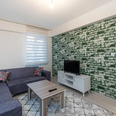 Διαμέρισμα Axis Family House *