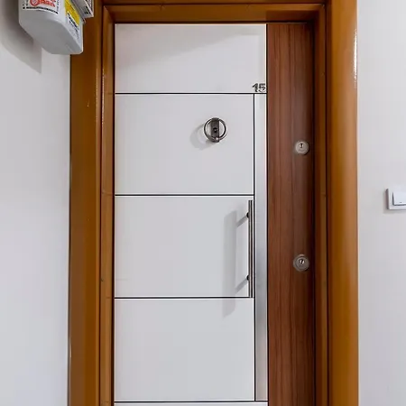 Διαμέρισμα Axis Family House *